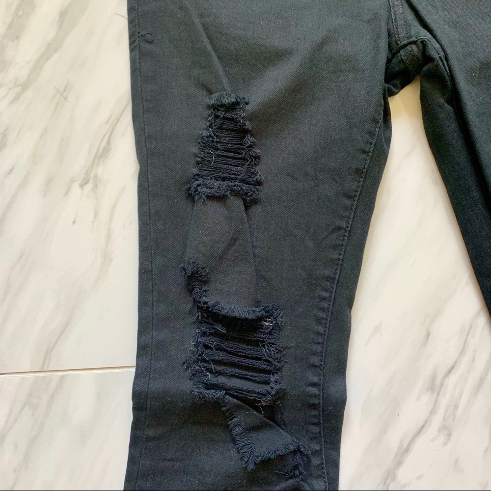 Scarlet Boulevard Distressed Black Skinny jeans